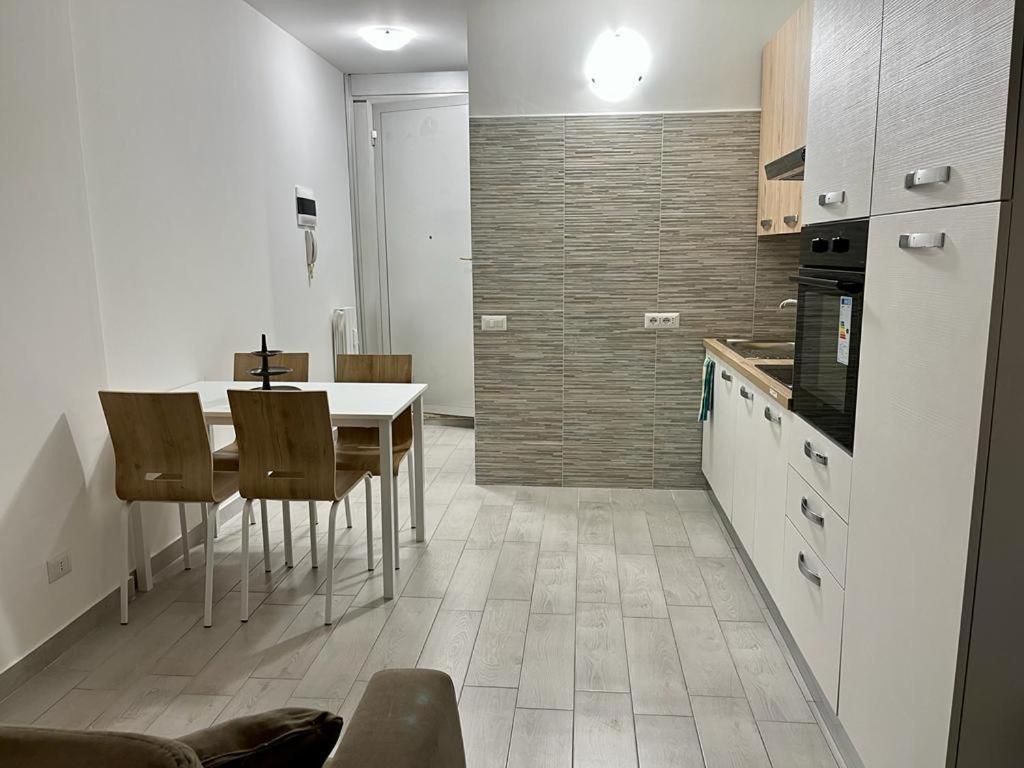 Einaudi Apartment Cologno Monzese Exterior photo
